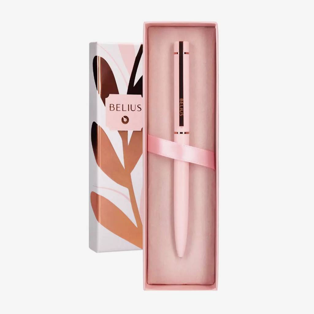 Elegante bolígrafo de color rosa y detalles metálicos en oro rosa