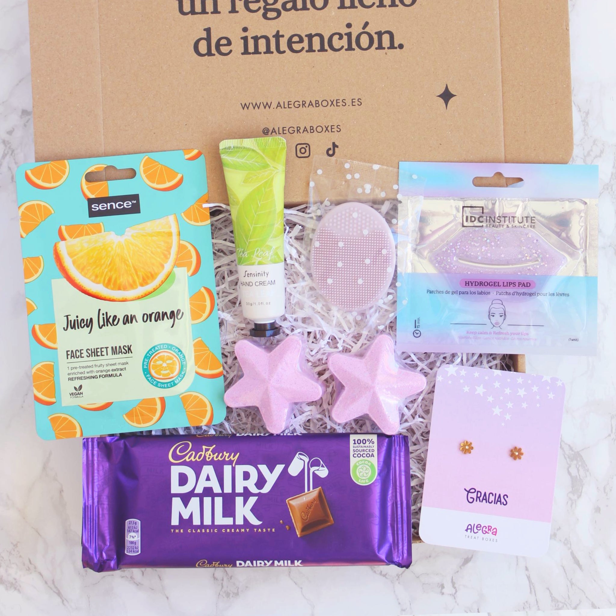 Caja regalo con siete artículos de Alegra Treat Boxes