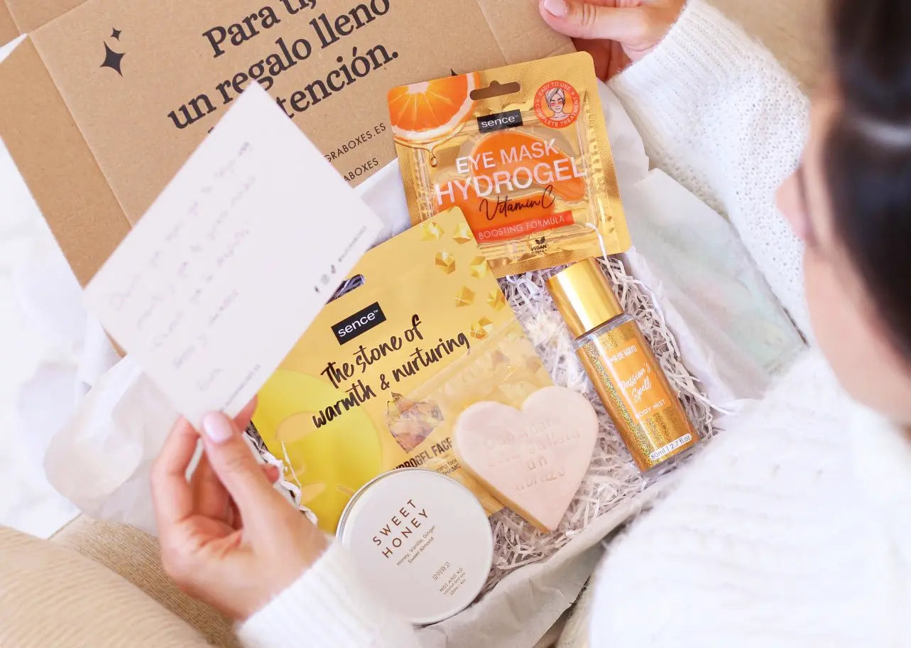 Caja regalo sorpresa de Alegra con tarjeta y mensaje personalizado para mujer