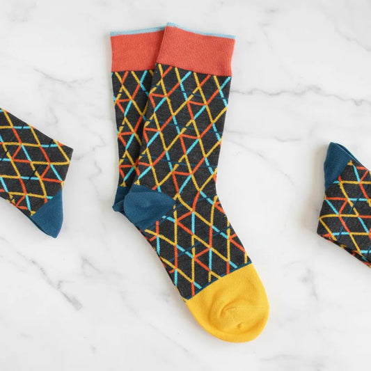 Calcetines de hombre con diseños de rombos coloridos de Alegra Treat Boxes para enviar a domicilio